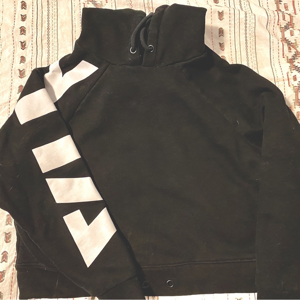 Zyia Crop Hoodie black